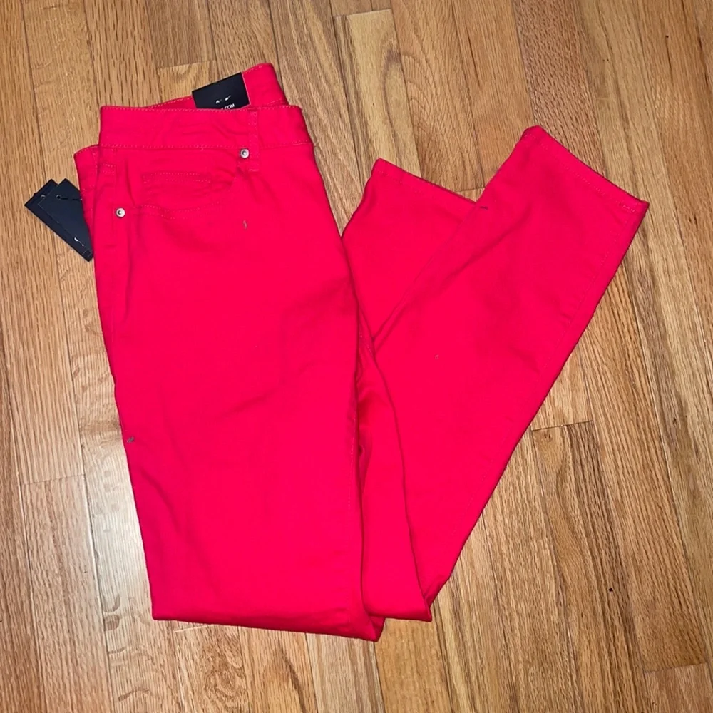 Crown & Ivy NWT❗️Skinny High Rise Jeans - Picture 2 of 9